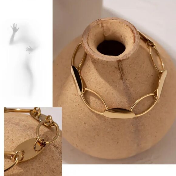 #31 Gold Unique Geometric Bracelet - Picture 3 of 6